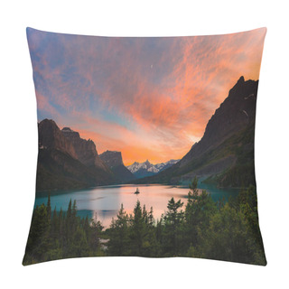 Personality  St. Mary Lake And Wild Goose Island In Glacier National Park Pillow Covers