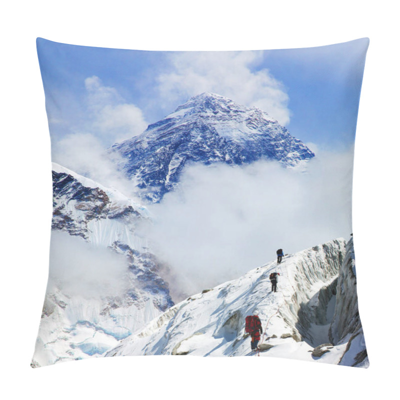 Personality  Panoramic View Of Mount Everest From Kala Patthar With Group Of Climbers On The Way To Everest, Sagarmatha National Park, Khumbu Valley - Nepal Himalayas Mountains Pillow Covers