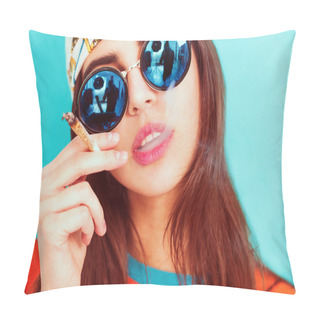 Personality  Hippy Girl Smoking And Wearing Sunglasses Pillow Covers