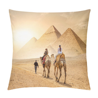 Personality  Caravan And The Pyramids Pillow Covers