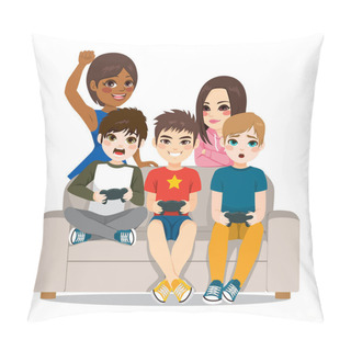 Personality  Friends Playing Video Games Pillow Covers