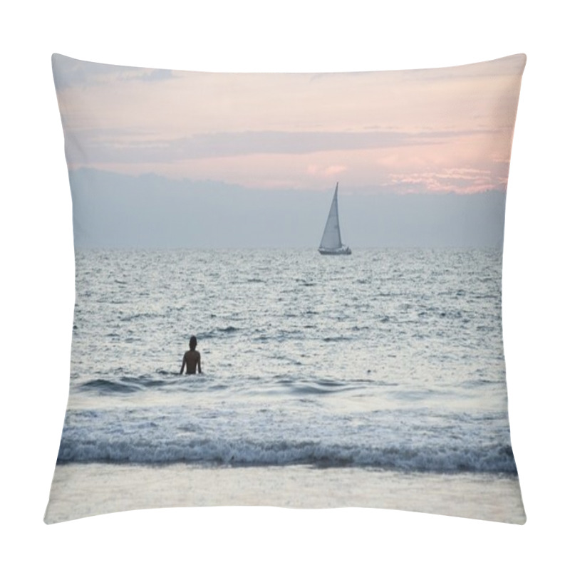 Personality  Person In The Water pillow covers