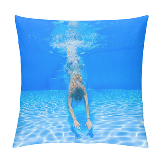 Personality  Woman Diving Underwater Pillow Covers