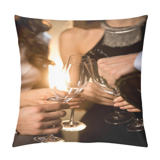 Personality  Happy Friends Drinking Champagne Pillow Covers