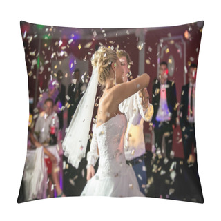 Personality  Blonde Bride Dancing At Restaurant In Flying Confetti Pillow Covers