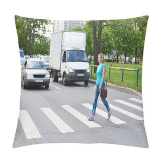 Personality  Woman Crossing The Street At Pedestrian Crossing Pillow Covers