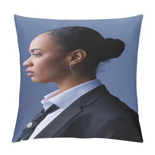 Personality  Young African American Woman In A Suit And Tie Gazes Thoughtfully To The Side. Pillow Covers