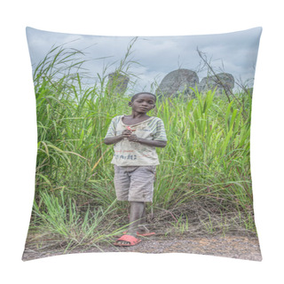 Personality  Malange / Angola - 12 08 2018: View Of Poor African Boy, Very Expressive, Tropical Landscape As Background, In Angola Pillow Covers