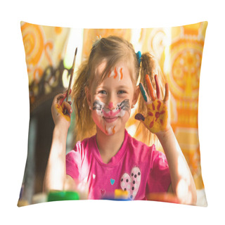 Personality  Little Fanny Girl Drawing Paint With Paint Of Face Pillow Covers