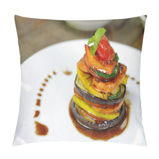 Personality  Vegetarian Food On White Dish Pillow Covers