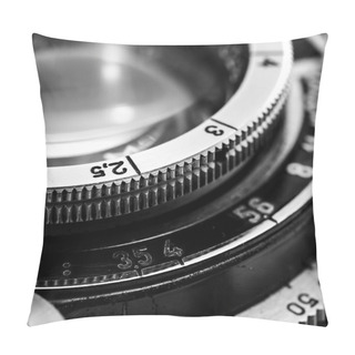 Personality  Closeup Of Old Retro Film Camera Lens Pillow Covers