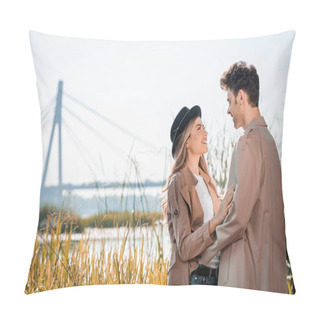 Personality  Woman In Hat And Man Embracing And Looking At Each Other Outside Pillow Covers