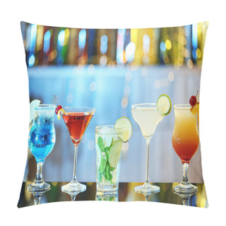 Personality  Glasses Of Fresh Alcoholic Cocktails On Bar Counter Pillow Covers
