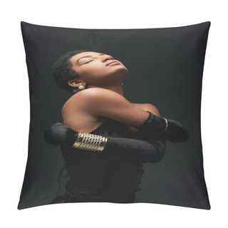 Personality  Short Haired African American Woman With Evening Makeup Wearing Gloves, Dress And Golden Accessories While Posing Isolated On Black, High Fashion And Evening Look, Feminine Pillow Covers