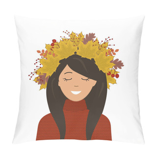 Personality  Portrait Of A Cute Girl In A Wreath Of Autumn Leaves On Her Head. There Are Leaves Of Maple, Oak And Other Trees In The Picture. There Are Also Red Berries Here. Vector Illustration Pillow Covers
