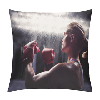Personality  Female Boxer With Fighting Stance Pillow Covers