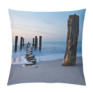 Personality  Groyne Pillow Covers