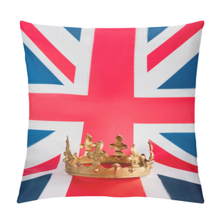 Personality  Golden Crown On British Flag With Copy Space  Pillow Covers