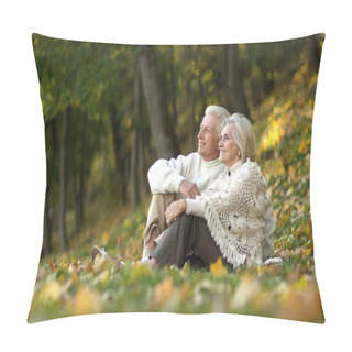 Personality  Old People Sitting In The Autumn Park Pillow Covers