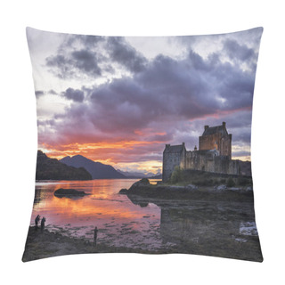 Personality  Eilean Donan Castle During Colourful Sunset - Dornie, Scotland - United Kingdo Pillow Covers