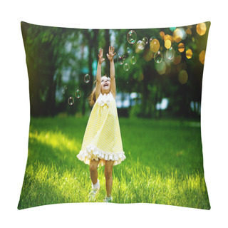 Personality  Girl With Bubbles Pillow Covers