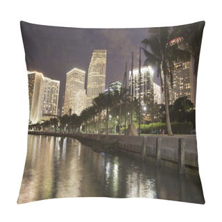 Personality  Miami Bay At Night Pillow Covers