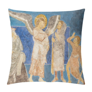 Personality  An Angel Leaves The Glad Tidings To The Shepherds Pillow Covers