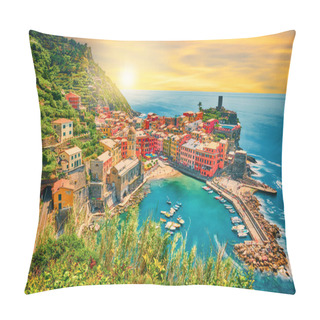 Personality  Vernazza - One Of Five Cities In Cinque Terre, Italy Pillow Covers
