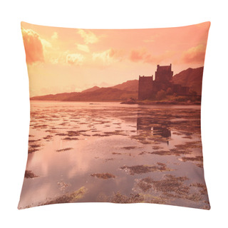 Personality  Eilean Donan Castle, Scotland, UK Pillow Covers