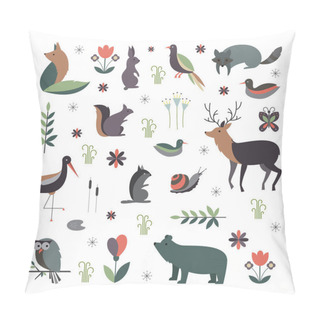 Personality  Vector Set Of Forest Animals Made In Flat Style. Mammals Cartoon Collection For Children Books And Posters. Owl, Reindeer, Moose, Racoon, Fox, Bear And Other. Each Animal Isolated And Easy To Use. Pillow Covers