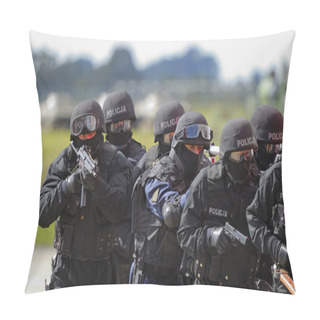 Personality  SWAT Commando Pillow Covers