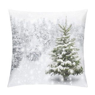 Personality  Fir Tree In Thick Snow Pillow Covers