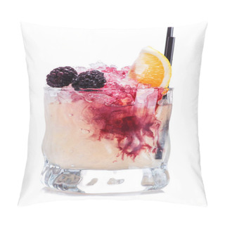 Personality  Bramble Cocktail Isolated On White Pillow Covers