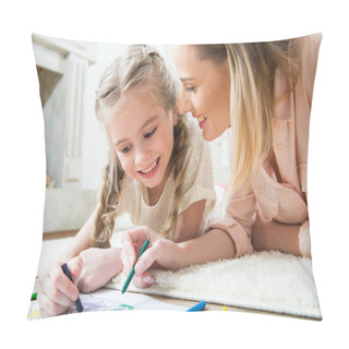 Personality  Mother Drawing With Daughter Pillow Covers