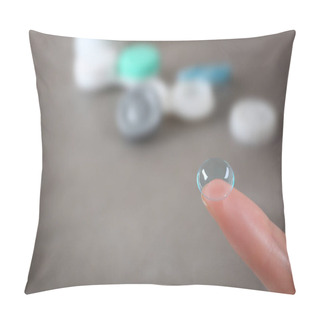Personality  Contact Lens On Female Finger Pillow Covers