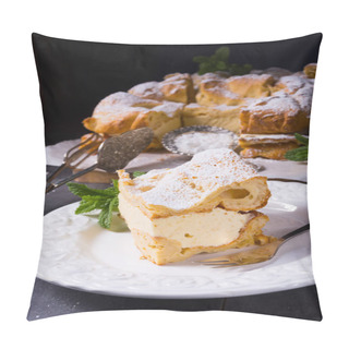 Personality  Karpatka, Traditional Polish Cream Pie Filled With Vanilla Milk Pudding Cream Pillow Covers