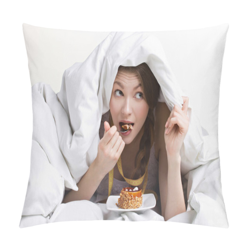 Personality  woman eating under cover pillow covers