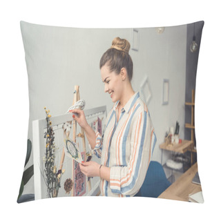 Personality  Female Florist At Workplace Pillow Covers