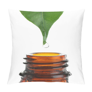 Personality  Green Leaf With Drop Of Essential Oil Pillow Covers