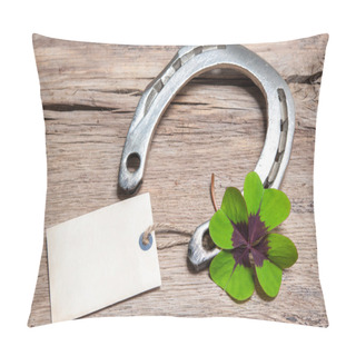 Personality  Horseshoe And Four Leaf Clover With Empty Tag Pillow Covers