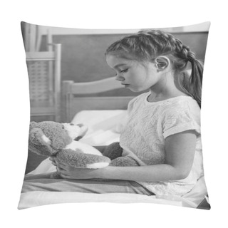 Personality  Little Girl In Hospital Pillow Covers
