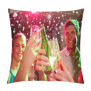 Personality  Smiling Friends With Glasses Of Champagne In Club Pillow Covers