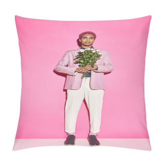 Personality  Good Looking Pink Haired Man Posing With Rose Bouquet On Pink Backdrop And Smiling Cheerfully Pillow Covers