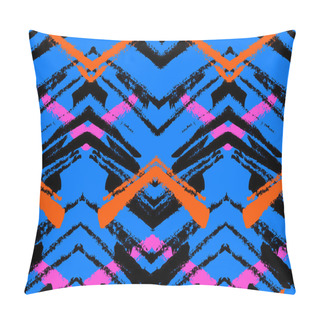 Personality  Multicolor Hand Drawn Pattern With Zigzag Lines Pillow Covers