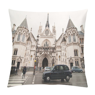 Personality  Black Cab In London Pillow Covers
