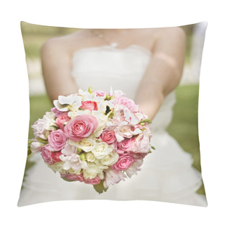 Personality  Bride In A White Dress With A Wedding Bouquet Pillow Covers