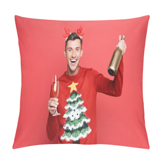 Personality  Cheerful Man In Christmas Sweater And Headband Holding Bottle And Glass Of Champagne On Red Background Pillow Covers
