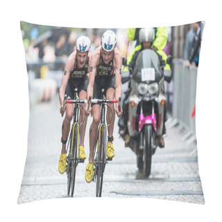 Personality  Triathlete Jonathan Brownlee In Front Of His Brother Jonathan At Pillow Covers