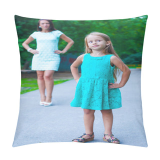 Personality  Close-up Of Little Fashion Girl On Background Of Young Mother Pillow Covers