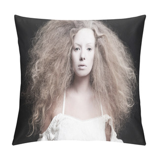 Personality  Portrait Of A White Woman Pillow Covers